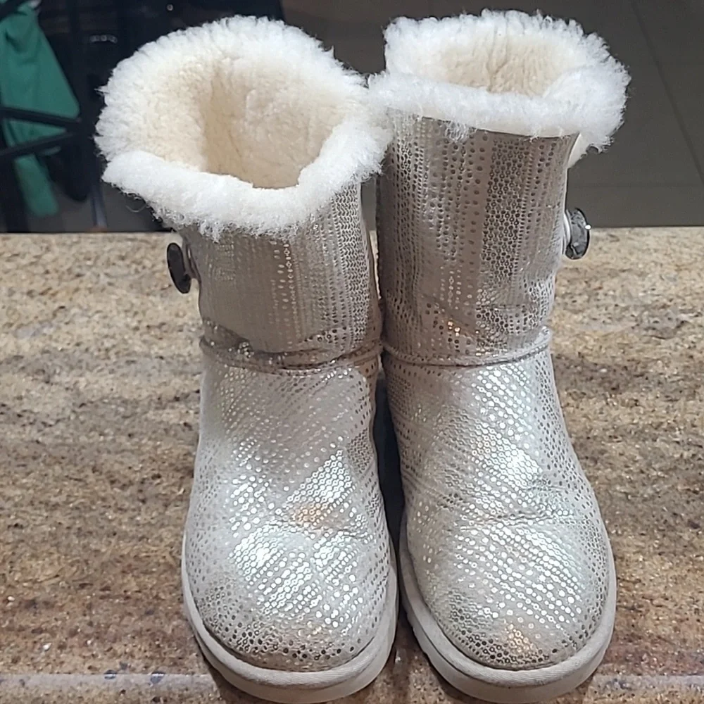 Women's Silver Winter Boots - Picture 1 of 16